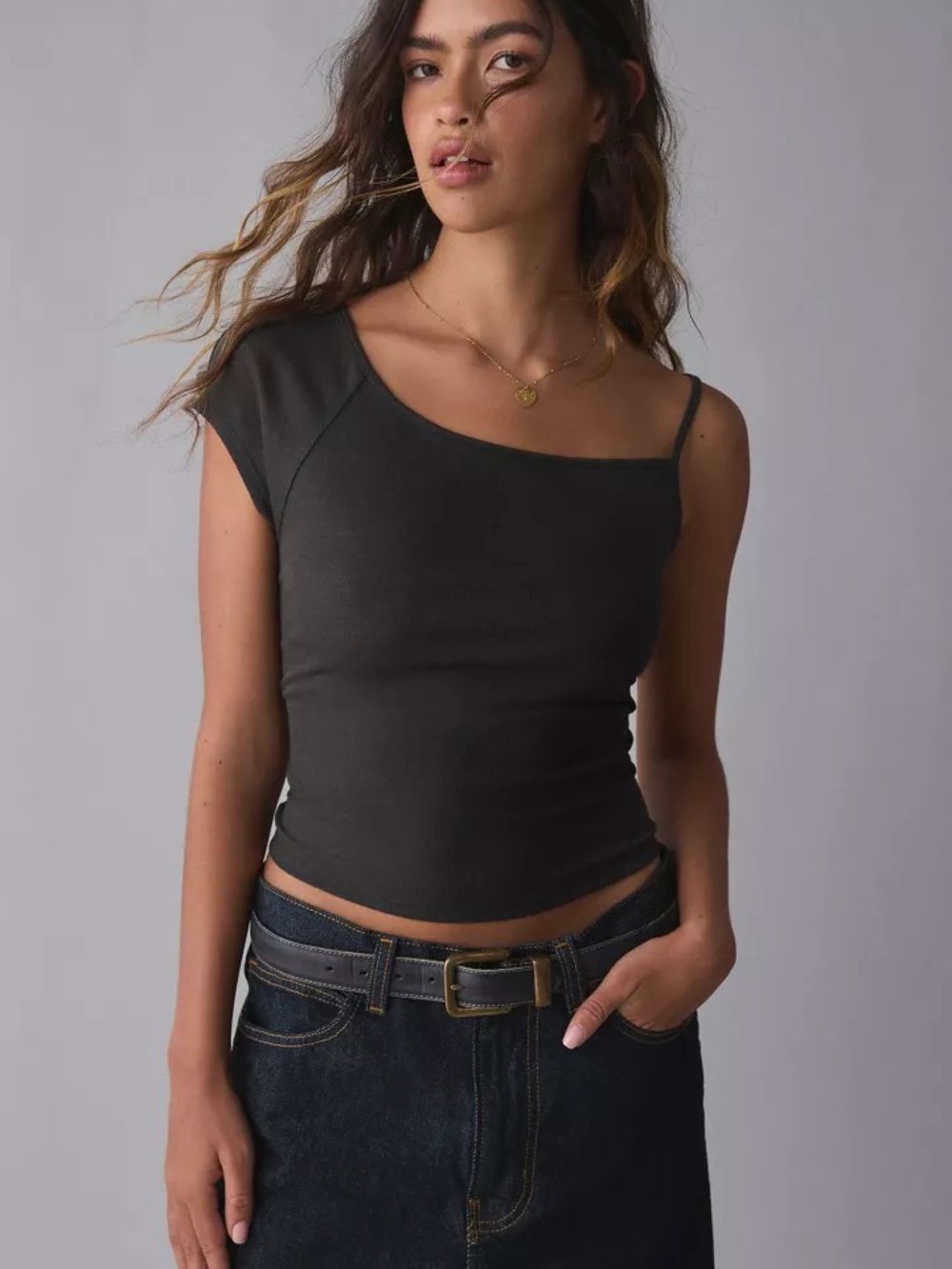 NWT Urban Outfitters UO Daria Asymmetrical One-Shoulder Cropped Top Medium M